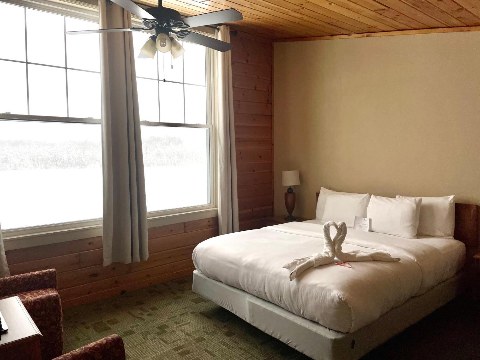 Hanging Horn Lakeside Resort Moose Lake Luaran gambar