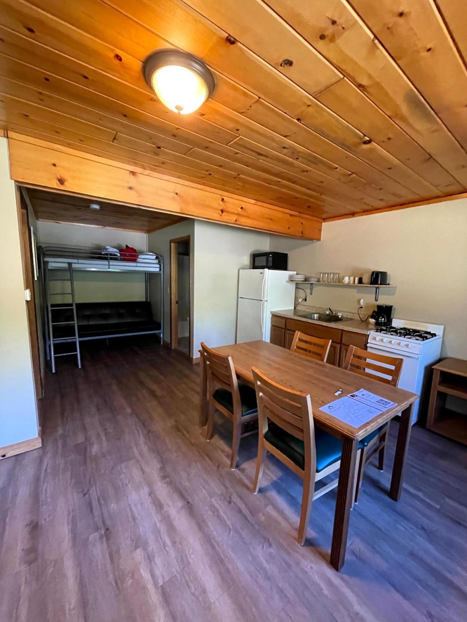 Hanging Horn Lakeside Resort Moose Lake Luaran gambar
