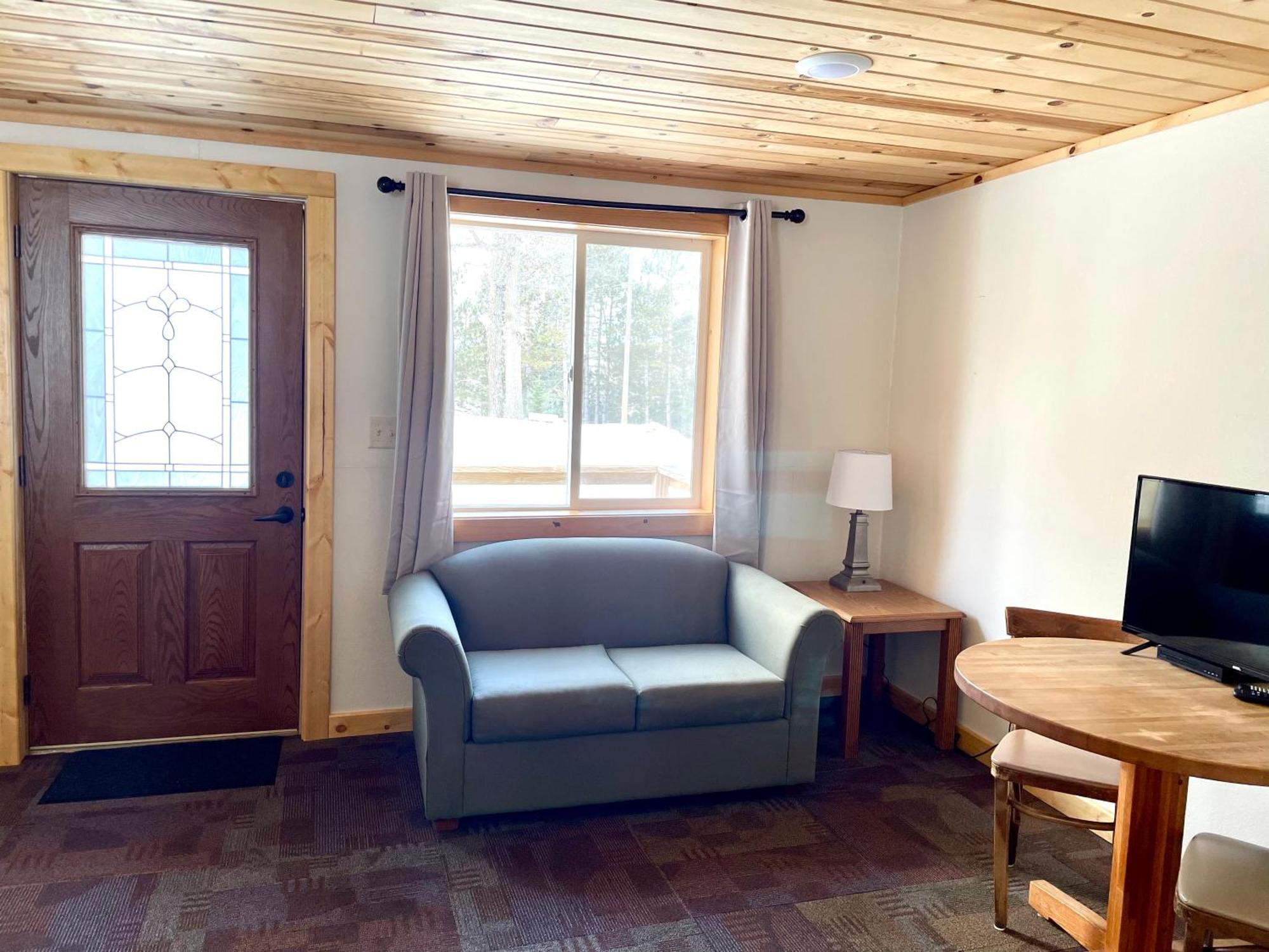Hanging Horn Lakeside Resort Moose Lake Luaran gambar